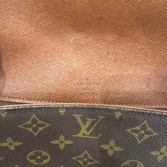 Authentic Louis Vuitton Saint Cloud GM - Picture 6 of 11